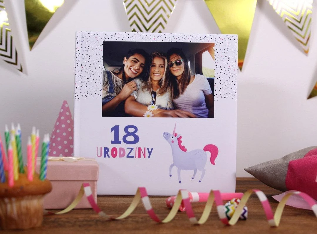Fotoksiążka na 18 urodziny - z humorem