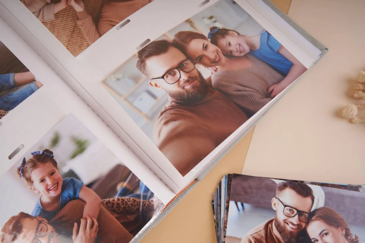 Zrób podsumowanie roku 2025 z UwolnijKolory! Stwórz swój osobisty Yearbook!