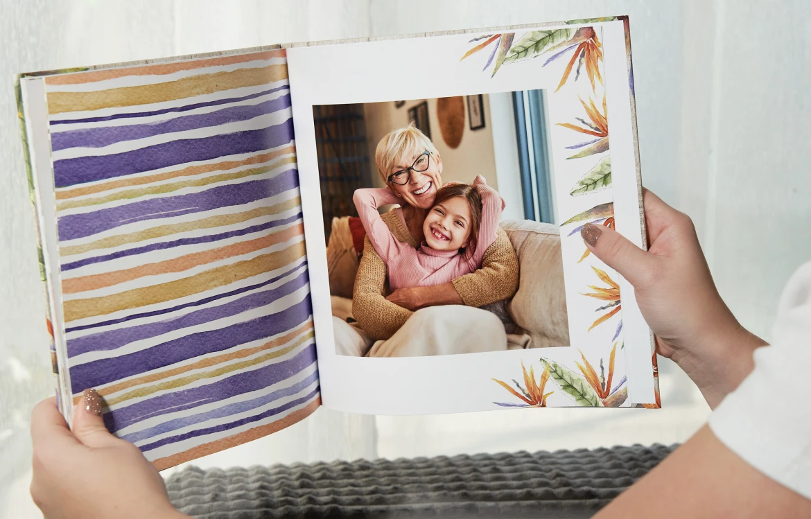 Jak zorganizować idealny Dzień Babci i Dziadka? Pomysły na zdjęcia i personalizowane upominki