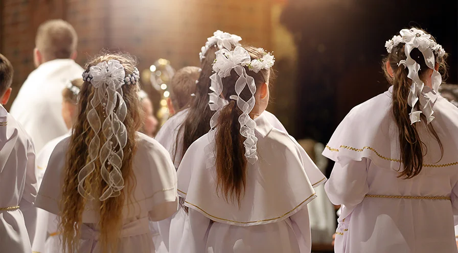 Fotopamiątka – nieszablonowy dodatek do prezentu na I Komunię Świętą